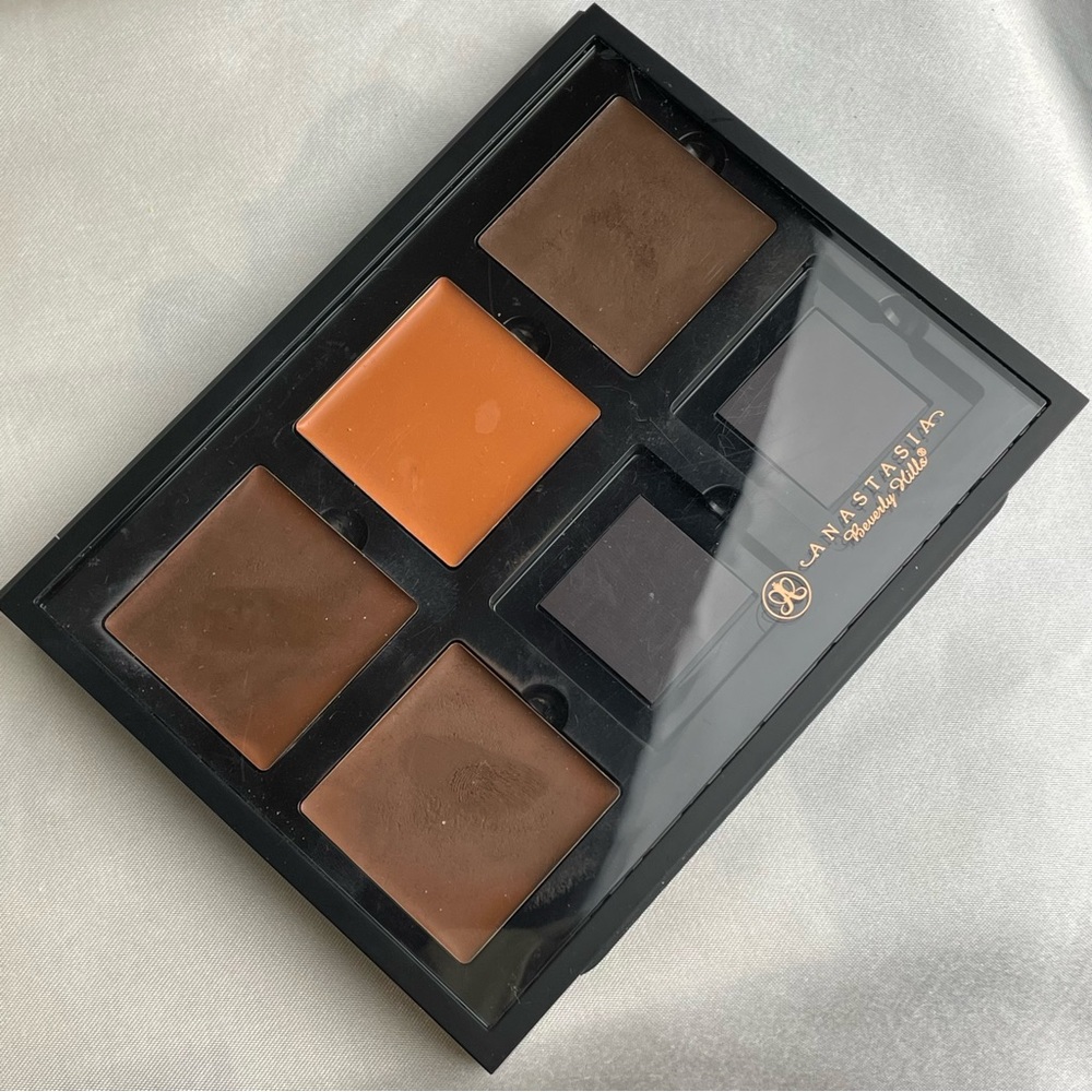 Anastasia Beverly Hills Contour Kit In Dark Shades